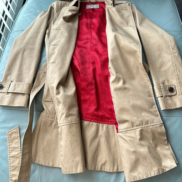 Banana Republic trench coat - Picture 2 of 9